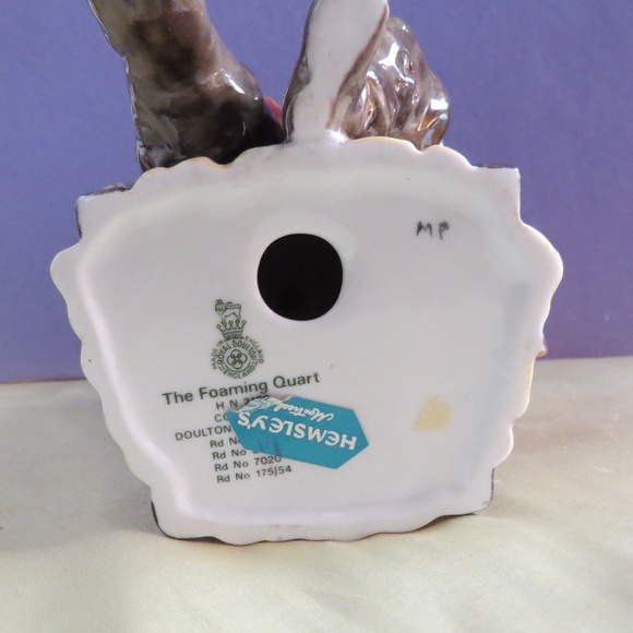 ROYAL DOULTON Hand Painted " THE FOAMING QUART " HN 2162 Retired - Picture 3 of 4
